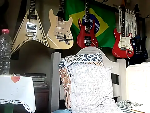 Snapshot of vladsexyguitar chatting on 03-16-26, 05:17 vladsexyguitar online show from 03-16-26, 05:17