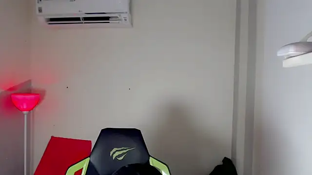 Snapshot of Street_poemm_ chatting on 03-03-26, 09:21 Street poemm online show from 03-03-26, 09:21