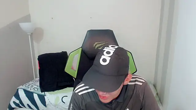 Snapshot of Street_poemm_ chatting on 03-06-26, 09:33 Street poemm online show from 03-06-26, 09:33