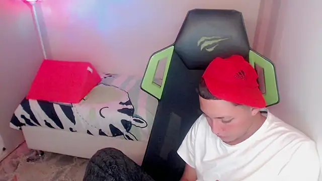 Snapshot of Street_poemm_ chatting on 03-09-26, 10:25 Street poemm online show from 03-09-26, 10:25