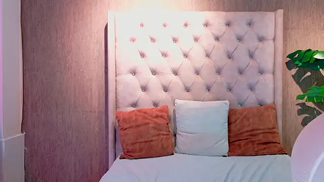 Snapshot of Sophie_Rousses chatting on 02-24-26, 01:31 Sophie Rousses online show from 02-24-26, 01:31