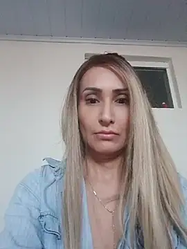 anajulia10 online show from 07-08-26, 08:02