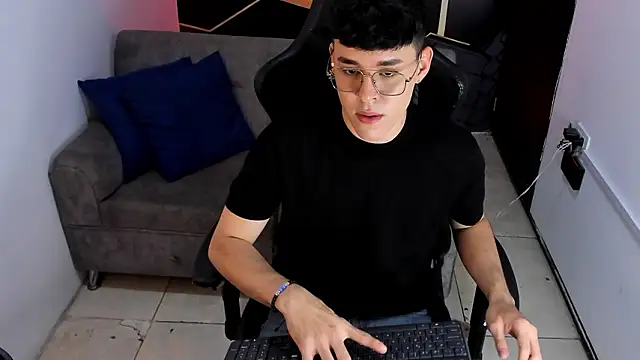 Snapshot of IanBlake_ chatting on 03-03-26, 08:48 IanBlake online show from 03-03-26, 08:48