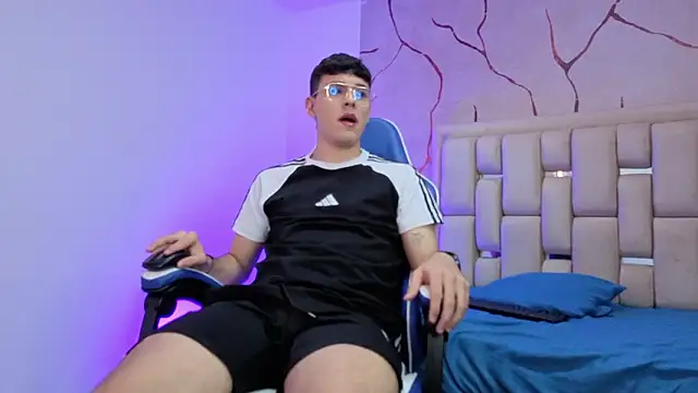 Snapshot of IanBlake_ chatting on 03-06-26, 09:00 IanBlake online show from 03-06-26, 09:00