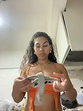 Snapshot of jessens146 chatting on 03-06-26, 01:35 jessens146 online show from 03-06-26, 01:35