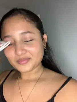 Snapshot of laly_spank chatting on 03-04-26, 11:11 laly spank online show from 03-04-26, 11:11