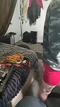 Snapshot of elong007 chatting on 03-15-26, 01:06 elong007 online show from 03-15-26, 01:06