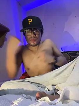 Snapshot of Juanillo_13 chatting on 02-21-26, 11:22 Juanillo 13 online show from 02-21-26, 11:22