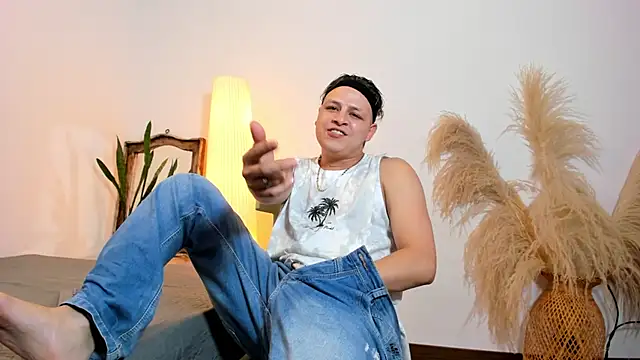 SamJoness  online show from 02-26-26, 07:35