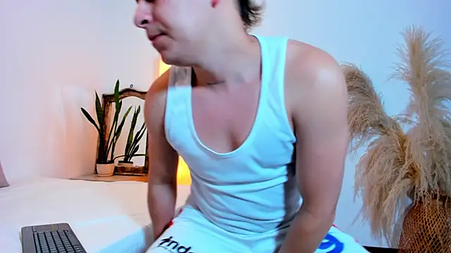 SamJoness  online show from 02-28-26, 07:37