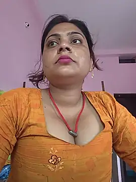 Snapshot of Aanushaka chatting on 06-15-26, 02:47 Aanushaka online show from 06-15-26, 02:47