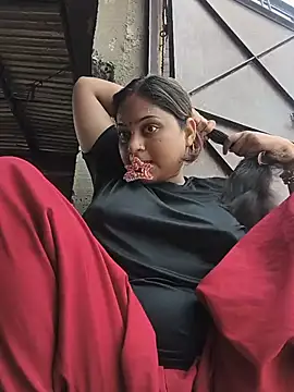 Snapshot of Aanushaka chatting on 06-20-26, 09:34 Aanushaka online show from 06-20-26, 09:34
