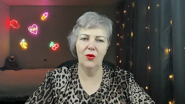 Mary-Leee online show from 03-14-26, 05:46