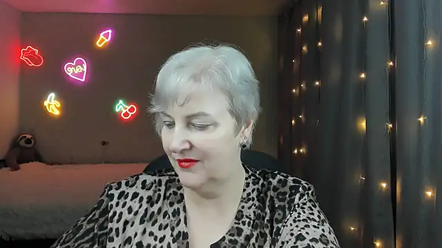 Mary-Leee online show from 03-24-26, 05:18