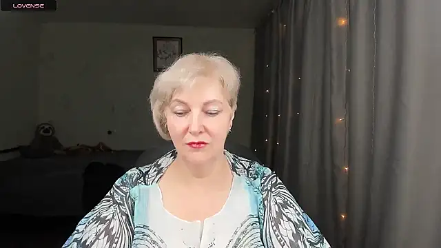 Snapshot of Mary-Leee chatting on 06-17-26, 06:05 Mary-Leee online show from 06-17-26, 06:05