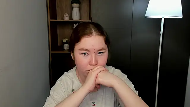 Snapshot of VelvaRomiro chatting on 02-23-26, 08:33 VelvaRomiro online show from 02-23-26, 08:33