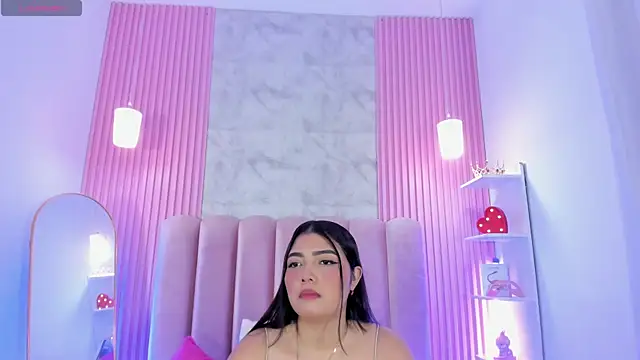 ArianaRougee online show from 06-12-26, 04:22