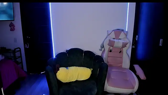 Sweetcamy online show from 03-19-26, 05:33