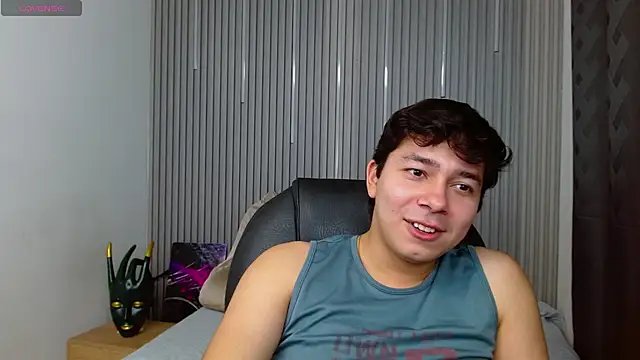 Snapshot of Julian_Smith21 chatting on 05-06-26, 01:36 Julian Smith21 online show from 05-06-26, 01:36