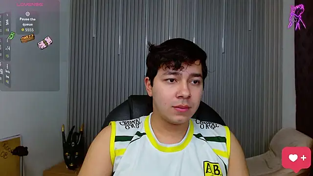 Snapshot of Julian_Smith21 chatting on 05-07-26, 04:07 Julian Smith21 online show from 05-07-26, 04:07