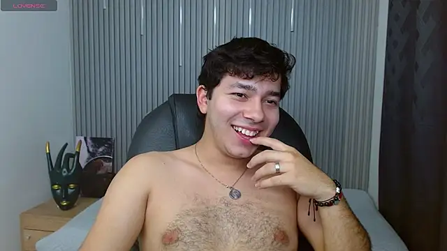 Snapshot of Julian_Smith21 chatting on 05-08-26, 04:51 Julian Smith21 online show from 05-08-26, 04:51
