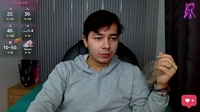 Snapshot of Julian_Smith21 chatting on 05-10-26, 05:23 Julian Smith21 online show from 05-10-26, 05:23
