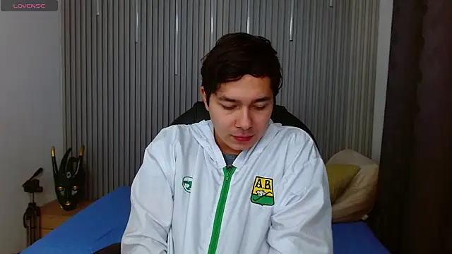 Snapshot of Julian_Smith21 chatting on 05-21-26, 05:14 Julian Smith21 online show from 05-21-26, 05:14