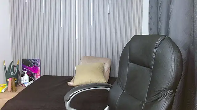 Snapshot of Julian_Smith21 chatting on 06-05-26, 02:51 Julian Smith21 online show from 06-05-26, 02:51