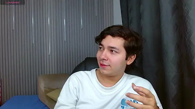 Snapshot of Julian_Smith21 chatting on 06-15-26, 04:25 Julian Smith21 online show from 06-15-26, 04:25