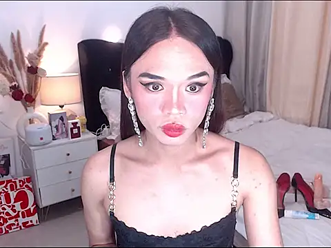 Snapshot of YzaHellsex chatting on 03-09-26, 05:50 YzaHellsex online show from 03-09-26, 05:50