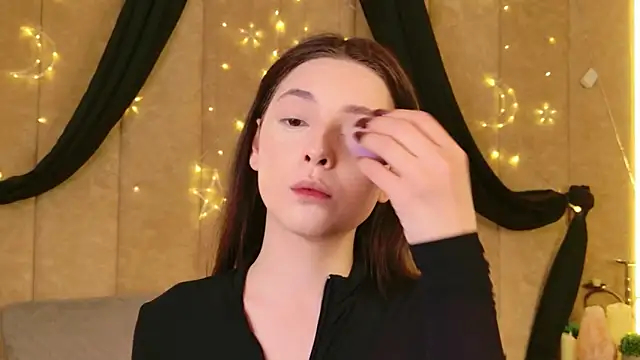 GIGI DAVS online show from 04-28-26, 08:25