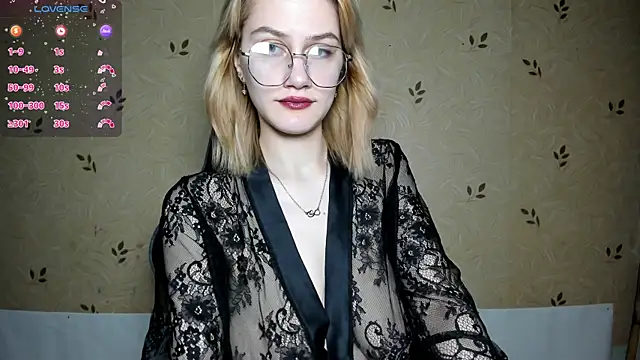 NicoleDaviss online show from 07-04-26, 07:20