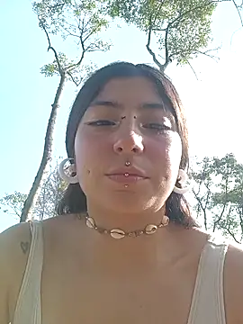 Snapshot of Little_Sweett chatting on 03-04-26, 01:28 Little Sweett online show from 03-04-26, 01:28