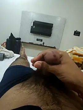 Snapshot of RonitVora chatting on 03-09-26, 04:44 RonitVora online show from 03-09-26, 04:44