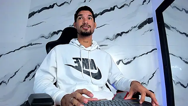 Snapshot of CarlosHotVibes chatting on 03-10-26, 12:54 CarlosHotVibes online show from 03-10-26, 12:54