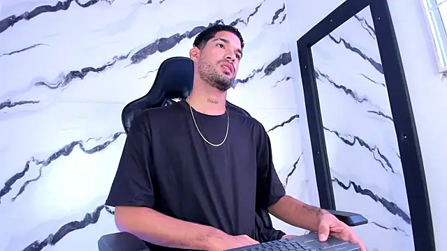 Snapshot of CarlosHotVibes chatting on 03-22-26, 12:41 CarlosHotVibes online show from 03-22-26, 12:41