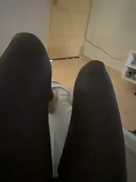 Snapshot of Cristal2342 chatting on 02-26-26, 01:32 Cristal2342 online show from 02-26-26, 01:32