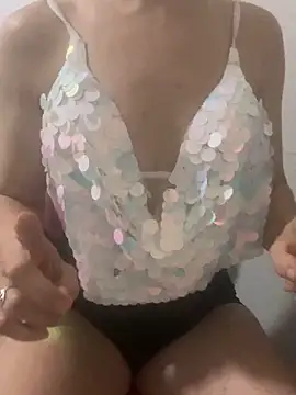 Snapshot of Cristal2342 chatting on 03-12-26, 09:43 Cristal2342 online show from 03-12-26, 09:43