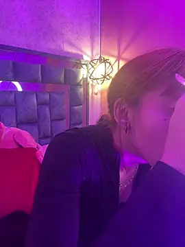 Snapshot of Elaaa_pink21 chatting on 03-13-26, 03:24 Elaaa pink21 online show from 03-13-26, 03:24