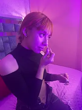 Snapshot of Elaaa_pink21 chatting on 03-14-26, 03:23 Elaaa pink21 online show from 03-14-26, 03:23