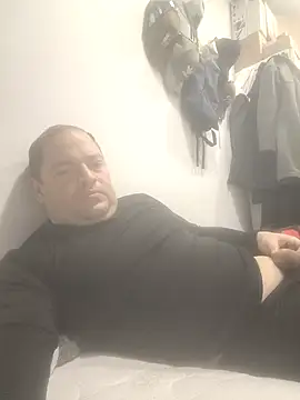 Snapshot of elcaste69 chatting on 03-08-26, 01:25 elcaste69 online show from 03-08-26, 01:25