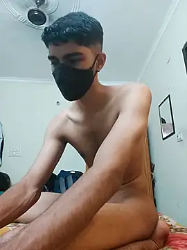 NikhilN247913 online show from 04-25-26, 04:59