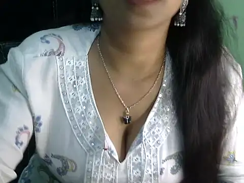 cute momo love online show from 04-19-26, 05:40