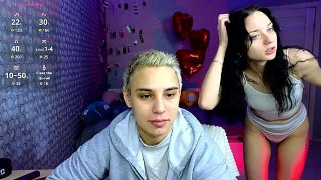 Snapshot of LuxuryLoverss chatting on 03-05-26, 04:08 LuxuryLoverss online show from 03-05-26, 04:08