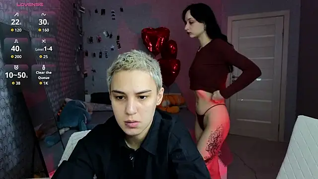 Snapshot of LuxuryLoverss chatting on 03-09-26, 11:03 LuxuryLoverss online show from 03-09-26, 11:03