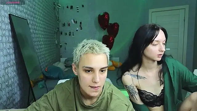 Snapshot of LuxuryLoverss chatting on 03-11-26, 11:16 LuxuryLoverss online show from 03-11-26, 11:16