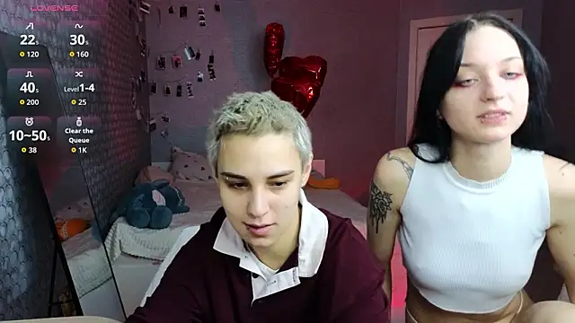 Snapshot of LuxuryLoverss chatting on 03-13-26, 11:06 LuxuryLoverss online show from 03-13-26, 11:06