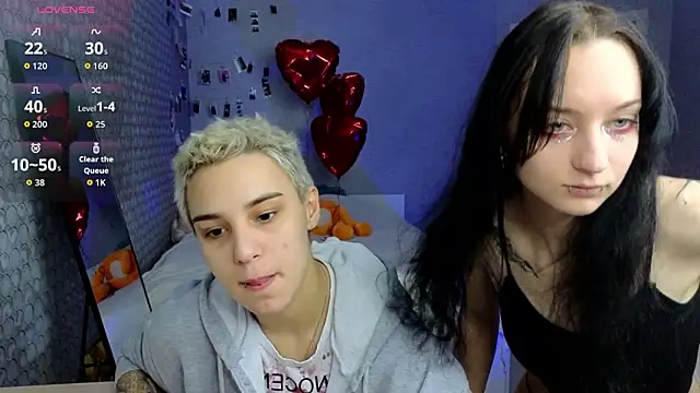 Snapshot of LuxuryLoverss chatting on 03-14-26, 10:10 LuxuryLoverss online show from 03-14-26, 10:10