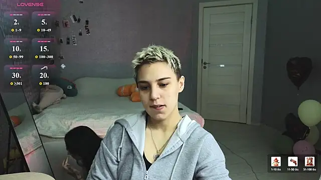 LuxuryLoverss online show from 04-23-26, 11:09