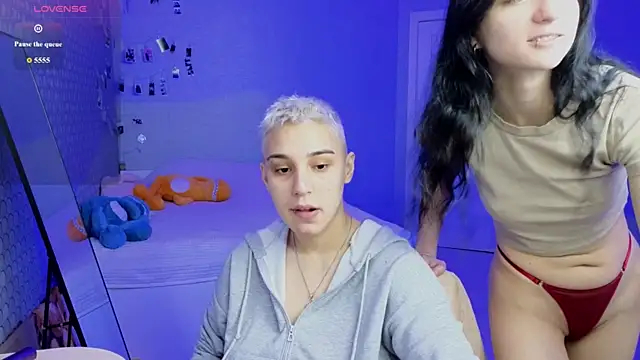 LuxuryLoverss online show from 04-29-26, 11:03